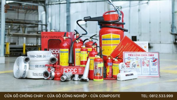 9 dụng cụ/thiết bị phòng cháy chữa cháy, thoát hiểm quan trọng